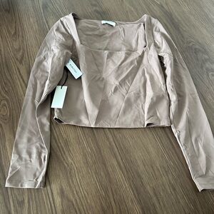 NWT Aritzia Contour Long Sleeve Square Neck